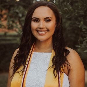 Meet your Posher, Alexis